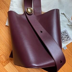 LOEWE Smooth Calfskin MEDIUM Pebble Bucket Bag Dark Burgundy